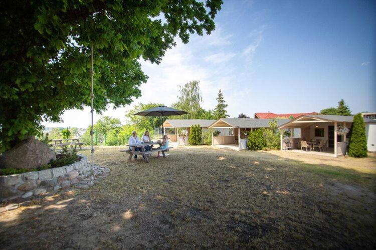 Comfortable Bungalow With A Covered Terrace, For 6 People, ミエンジズドロイェ エクステリア 写真