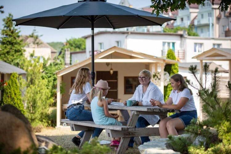 Comfortable Bungalow With A Covered Terrace, For 6 People, ミエンジズドロイェ エクステリア 写真